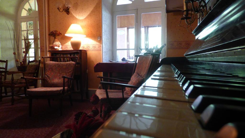 Hotel Saint Jean Vals-les-Bains Exterior foto