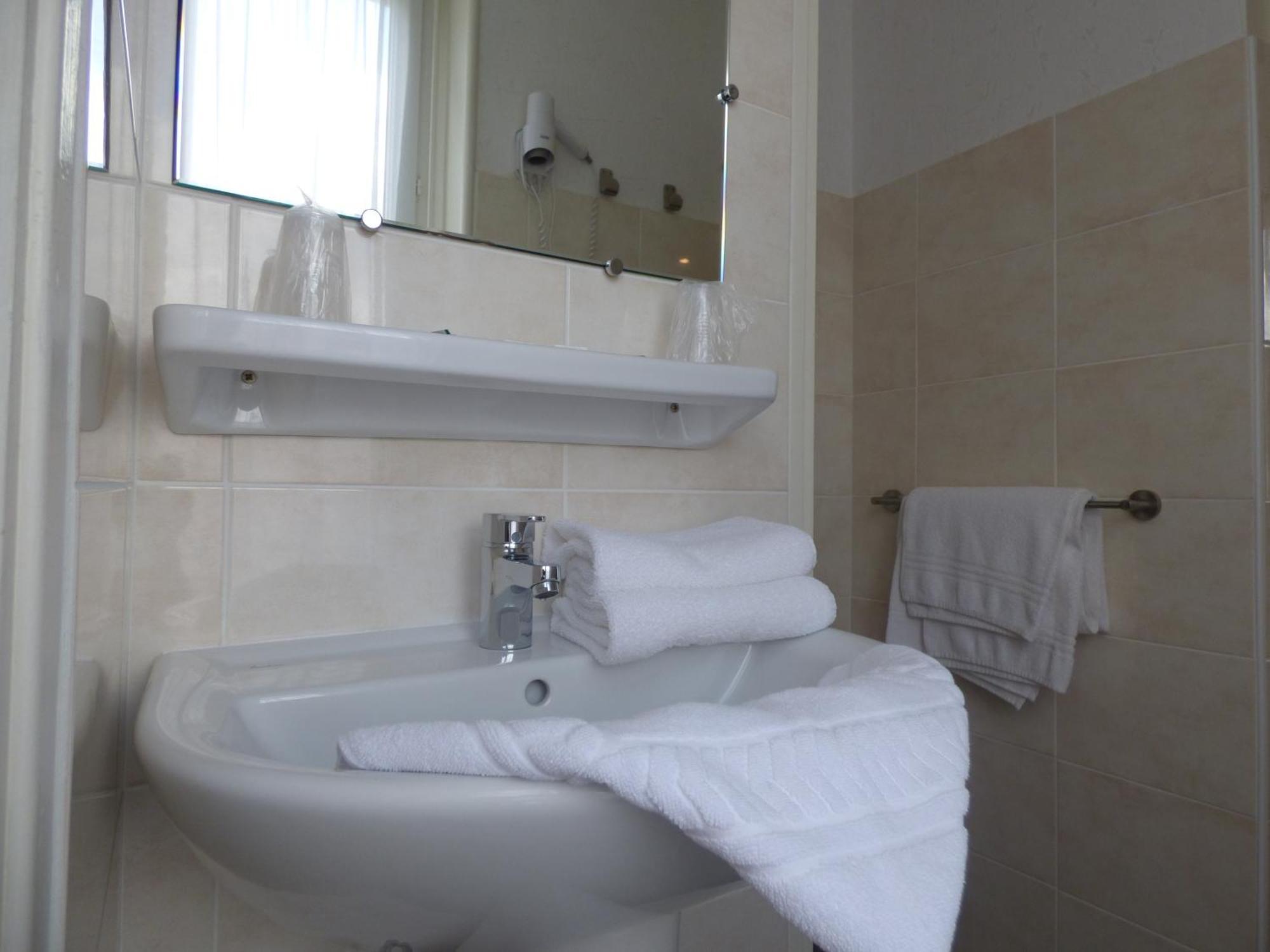 Hotel Saint Jean Vals-les-Bains Habitación foto