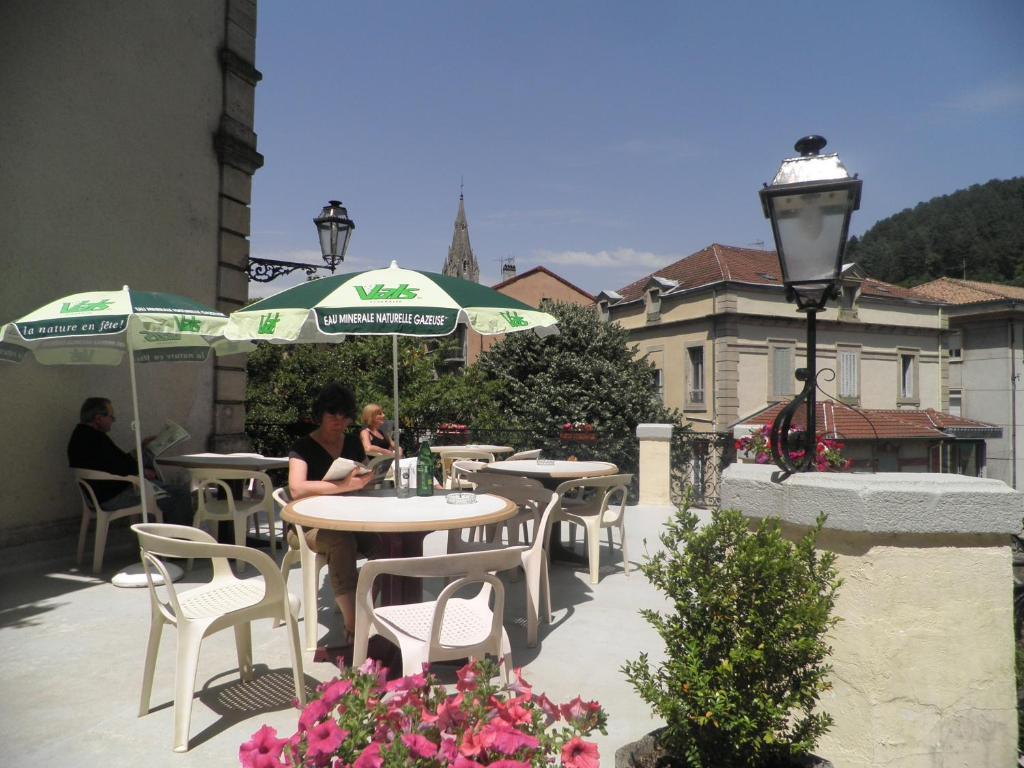 Hotel Saint Jean Vals-les-Bains Exterior foto