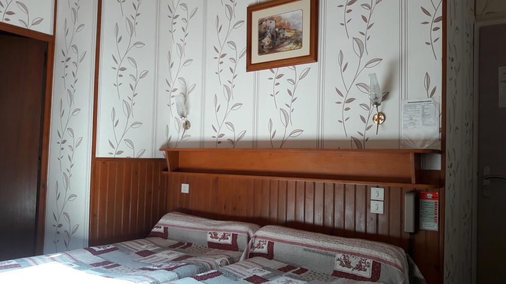 Hotel Saint Jean Vals-les-Bains Habitación foto